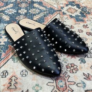 Spiked mules